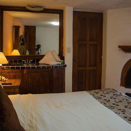 Hotel Revi Inn Valle de Bravo Room photo