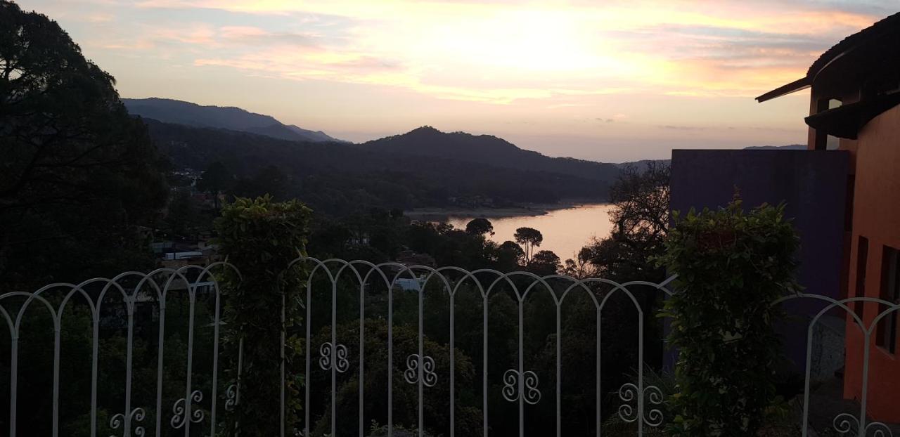 Hotel Revi Inn Valle de Bravo Exterior photo